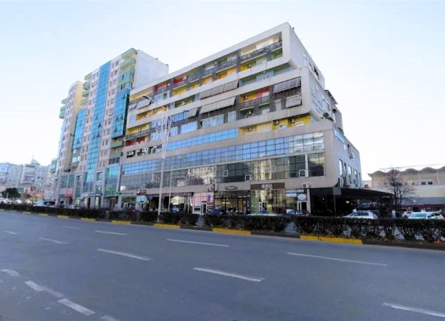 Tirane, jepet me qera zyre Kati 6, 115 m² 700 € (ish Stacioni i Trenit)