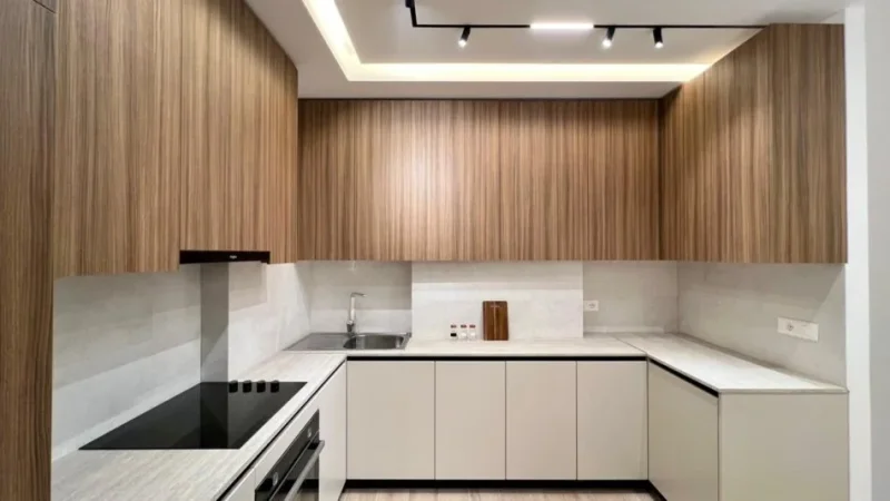 Me Qera : 1+1📍Zogu i Zi (Prane Ring Center) - 75.000 Lek - S.70m² - Pllt.V 2025 || I Pabanuar me Parë & Arreduar me Arkitekt✨️
