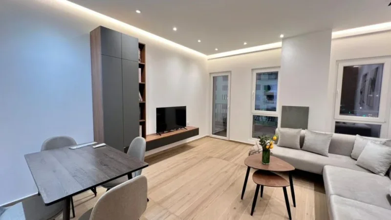 Me Qera : 1+1📍Zogu i Zi (Prane Ring Center) - 75.000 Lek - S.70m² - Pllt.V 2025 || I Pabanuar me Parë & Arreduar me Arkitekt✨️