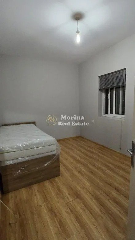 Tirane, jepet me qera shtepi 2+1 Kati 0, 90 m² 350 € (Sauk)