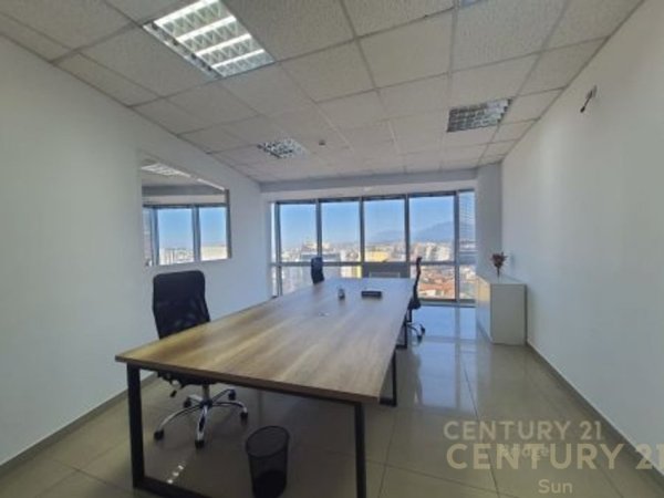 Tirane, jepet me qera zyre Kati 10, 201 m² 2.400 € (rruga e Dibres)