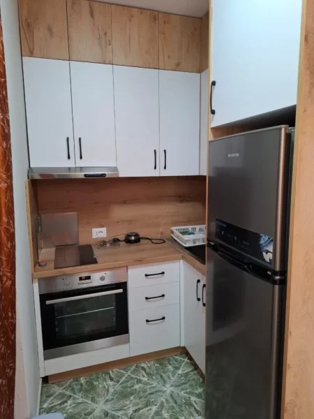 Tirane, jepet me qera apartament 2+1 Kati 1, 106 m² 600 € (mine peza)