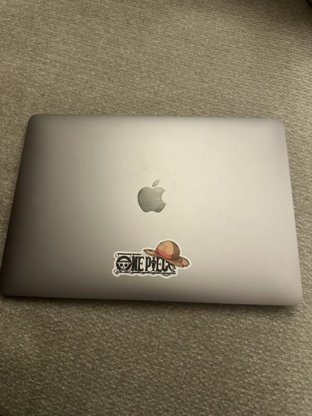 Tirane, shes Laptop Macbook