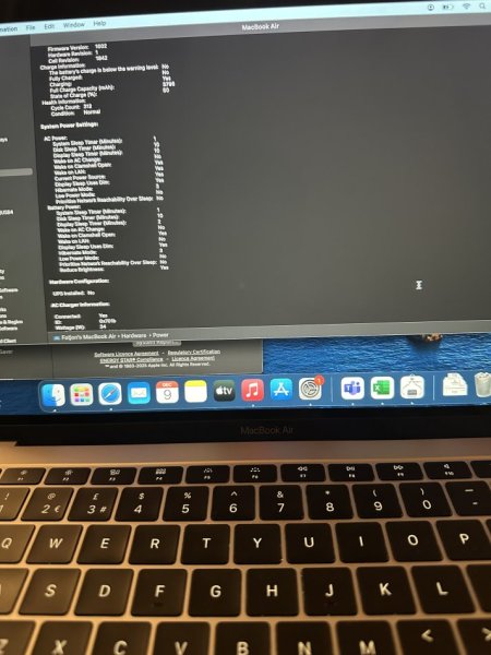 Tirane, shes Laptop Macbook