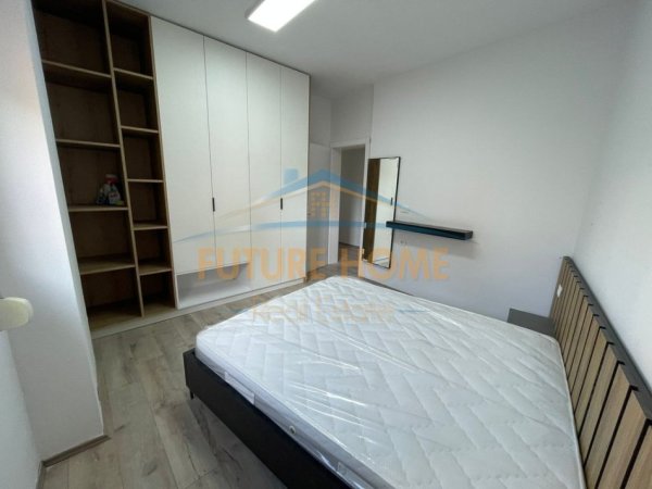 Tirane, jepet me qera apartament 1+1 Kati 1, 65 m² 650 € (Myslym Shyr, prane Monopoli Lounge.)