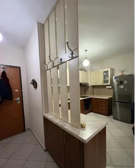 Tirane, jepet me qera apartament 1+1 Kati 3, 77 m² 400 € 