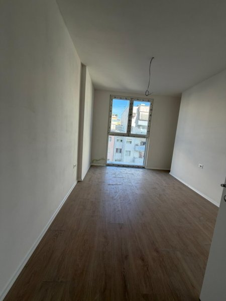 Tirane, shitet apartament 1+1+Ballkon , 68 m² 110.000 € (Kompleksi Molla, Astir)