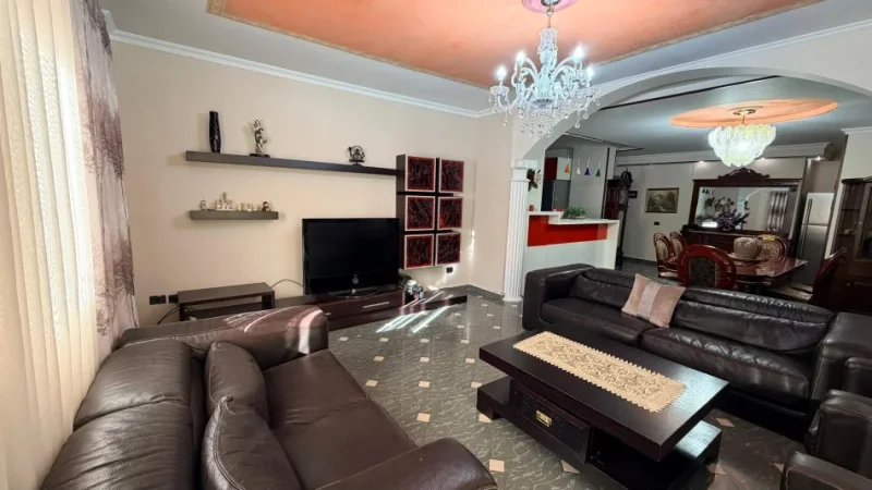 jepet me qera apartament 3+1 , 700 € (Perballe german computer)