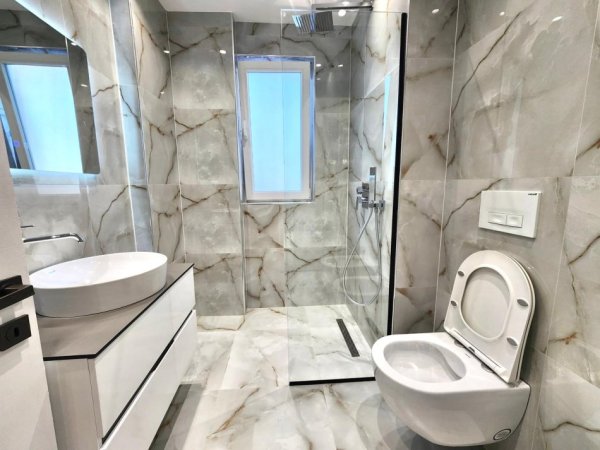 Apartament Premium 3+1+2wc në Qendër – Pazari i Ri- Spar | 140 m² | Hera e Parë me Qira ( Akoma në cese Mobilimi) 1200 Euro/Muaj🔥 (Qira)