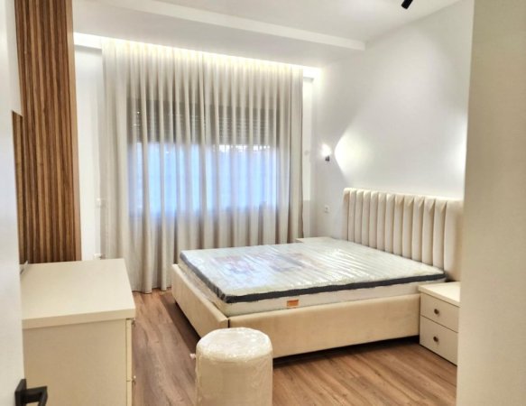 Apartament Premium 3+1+2wc në Qendër – Pazari i Ri- Spar | 140 m² | Hera e Parë me Qira ( Akoma në cese Mobilimi) 1200 Euro/Muaj🔥 (Qira)