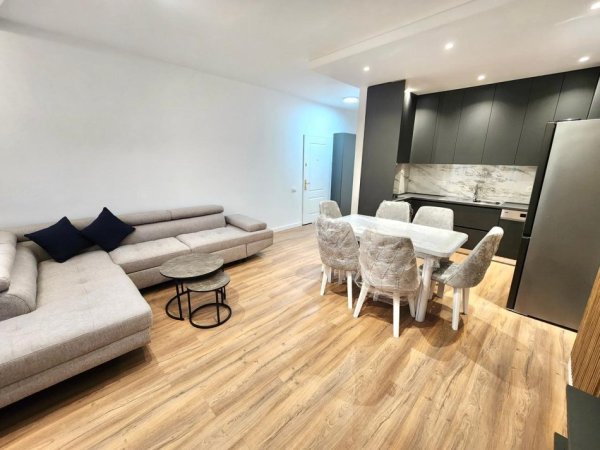 Apartament Premium 3+1+2wc në Qendër – Pazari i Ri- Spar | 140 m² | Hera e Parë me Qira ( Akoma në cese Mobilimi) 1200 Euro/Muaj🔥 (Qira)