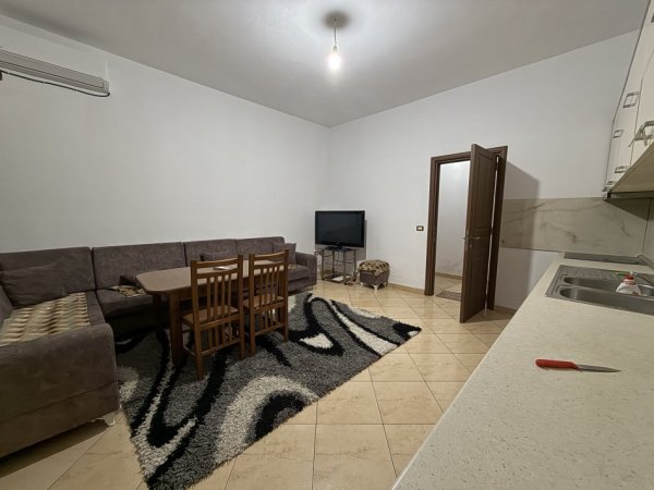 Tirane, jepet me qera apartament 2+1+Ballkon Kati 1, 111 m² 500 € (Don Bosko)