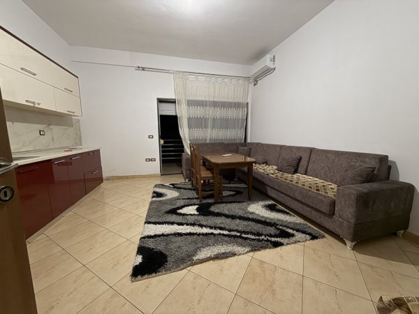 Tirane, jepet me qera apartament 2+1+Ballkon Kati 1, 111 m² 500 € (Don Bosko)
