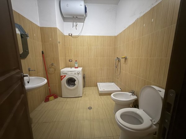 Tirane, jepet me qera apartament 2+1+Ballkon Kati 1, 111 m² 500 € (Don Bosko)