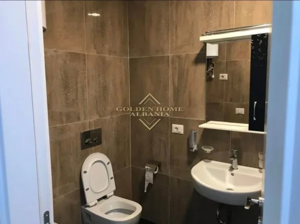 Tirane, jepet me qera apartament 2+1 Kati 4, 103 m² 600 € 