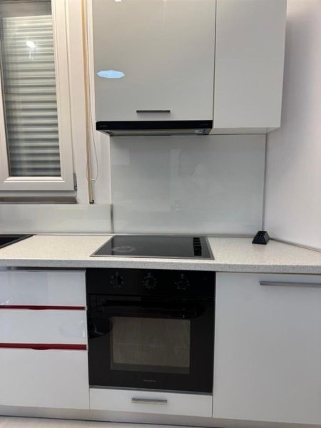Tirane, jepet me qera apartament 1+1 Kati 3, 80 m² 600 € (Rruga Selite e Vjeter)