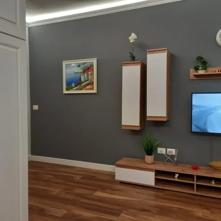 Tirane, jepet me qera apartament 1+1+Ballkon Kati 2, 70 m² 750 € (Stadiumi dinamo)