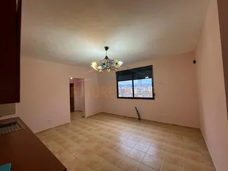Tirane, jepet me qera apartament 3+1 Kati 6, 107 m² 615 € 