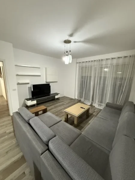 Tirane, jepet me qera apartament 2+1+Ballkon Kati 4, 115 m² 500 € 