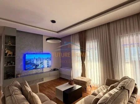 Tirane, shitet 2+1 Kati 5, 260 m² 300.000 € 