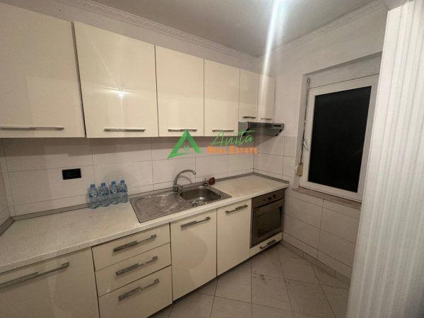 Tirane, jepet me qera apartament 1+1 Kati 1, 58 m², 27000 Leke (Ali Demi)