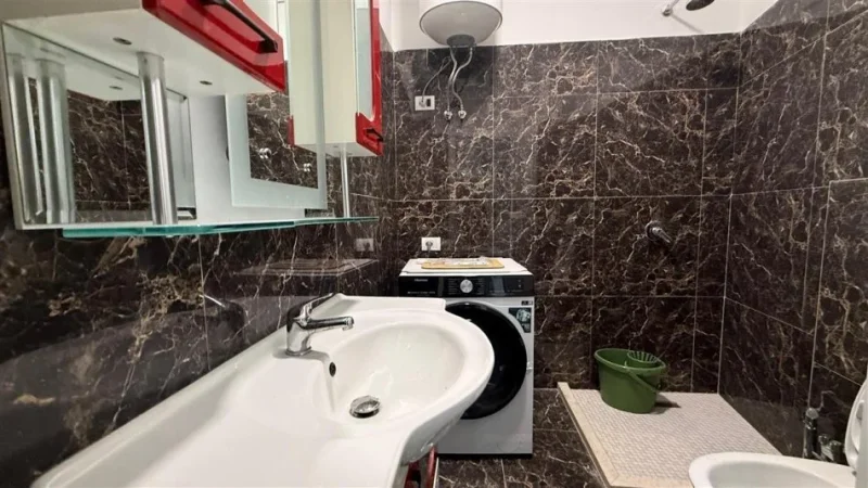 Shqiperi, jepet me qera apartament 2+1 Kati 5, 85 m² 800 € (RRUGA KAVAJES)