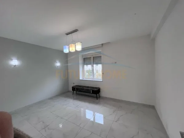 Tirane, jepet me qera apartament 2+1+Ballkon Kati 2, 72 m² 650 € (Bulevardi zogu i I)