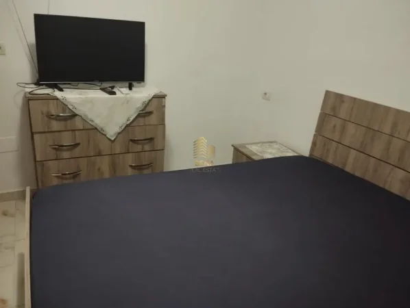 Tirane, jepet me qera apartament 1+1 Kati 1, 40 m² 350 € 