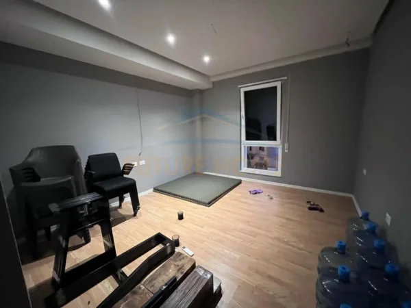 Tirane, jepet me qera apartament 2+1 Kati 3, 83 m² 800 € (Qender)