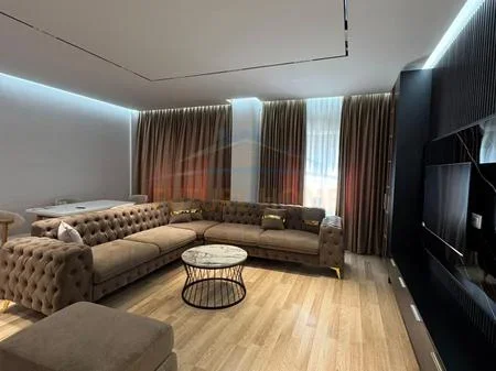 Tirane, jepet me qera apartament 2+1+Ballkon Kati 6, 131 m² 1.100 € (Zogu i Zi)