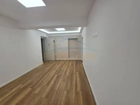 Tirane, shitet apartament 2+1+Ballkon Kati 2, 53 m² 149.000 € (Materniteti i Ri)