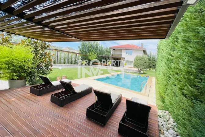 Tirane, jepet me qera Vile 3+1 , 1.400 m² 4.500 € (Lunder)