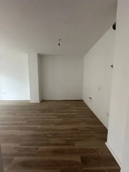 Tirane, shitet apartament 1+1+Ballkon Kati 1, 72 m² 129.000 € (Kompleksi Aura)