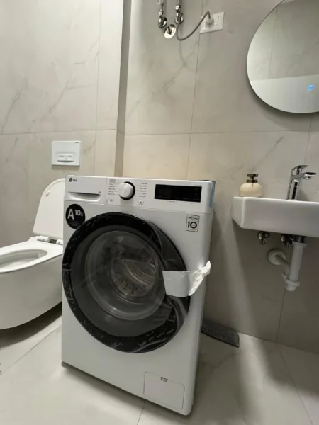 Tirane, jepet me qera apartament 1+1 Kati 3, 55 m² 490 € (Tek kompleksi Oxa)