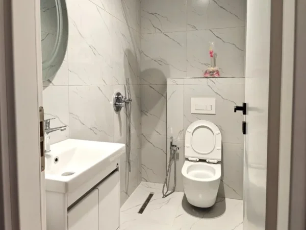 Tirane, shitet apartament 1+1 Kati 1, 45 m² 140.000 € (Rruga Medar Shtylla)