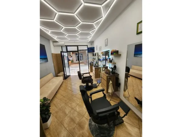 Durres, jepet me qera ambjent biznesi Kati 0, 24 m² 120.000 € 