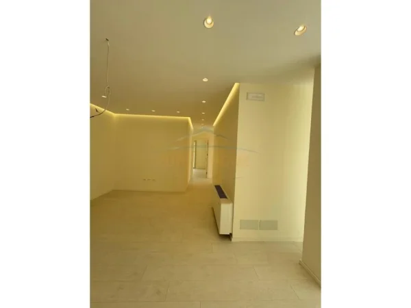 Tirane, shitet apartament duplex 3+1+Ballkon Kati 5, 146 m² 180.000 € 