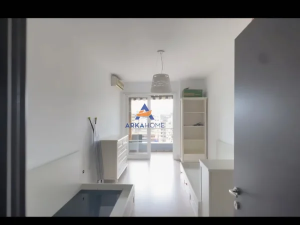 Tirane, jepet me qera apartament 2+1+Ballkon Kati 7, 110 m² 832 € 