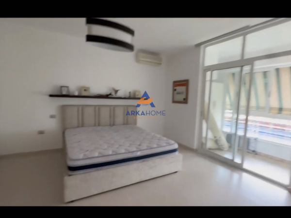 Tirane, jepet me qera apartament 2+1+Ballkon Kati 7, 110 m² 832 € 