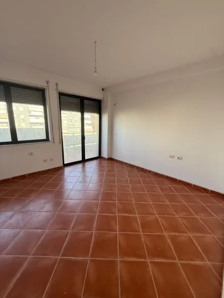 Tirane, shitet apartament 2+1 , 130 m² 230.000 € (Mbikalimi i Kristalit)