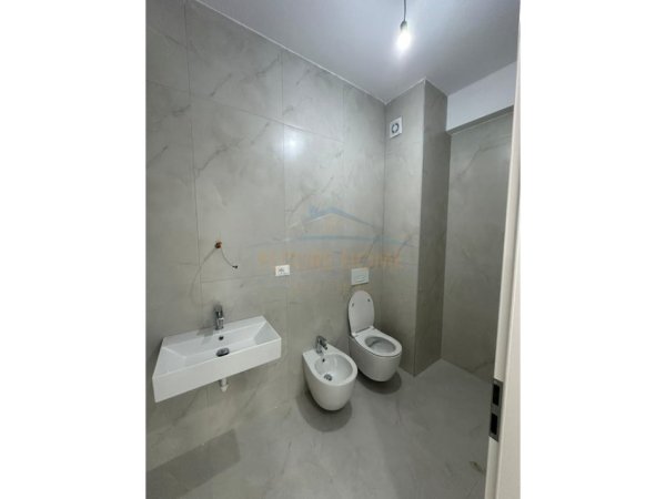Tirane, shitet apartament 1+1 Kati 3, 53 m² 83.000 € 