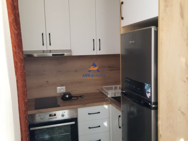 Tirane, jepet me qera apartament 2+1+Ballkon Kati 1, 106 m² 600 € 