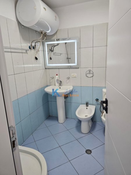 Tirane, shitet apartament 1+1+Ballkon Kati 4, 55 m² 95.000 € (Misto Mame, afer pasticeri Lika)