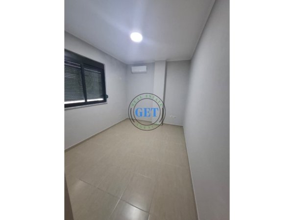 Durres, jepet me qera apartament 2+1 Kati 6, 60 m² 300 € (Stadiumi)