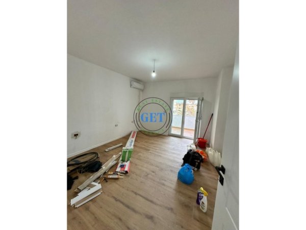Durres, jepet me qera apartament 2+1 Kati 3, 85 m² 550 € (Tregu fruta perimeve)