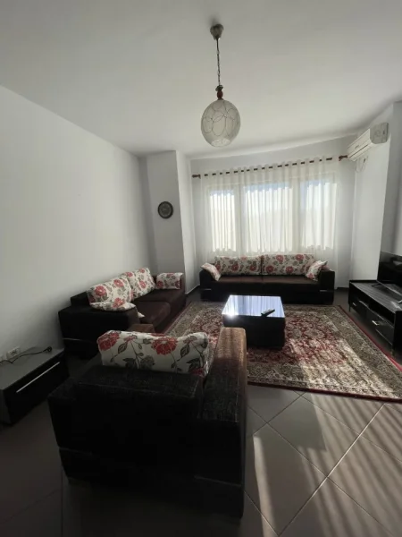 Tirane, jepet me qera apartament 1+1 Kati 6, 50 m² 500 € (Mine Peza)