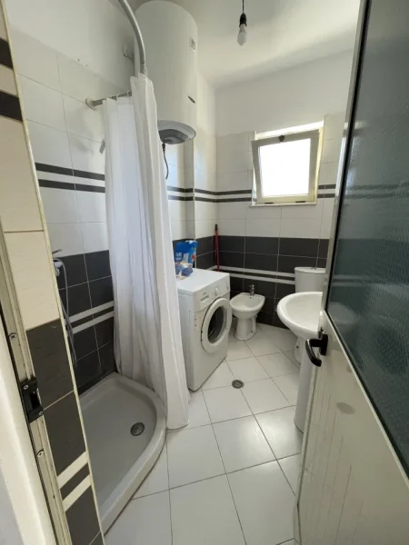 Tirane, jepet me qera apartament 1+1 Kati 6, 50 m² 500 € (Mine Peza)