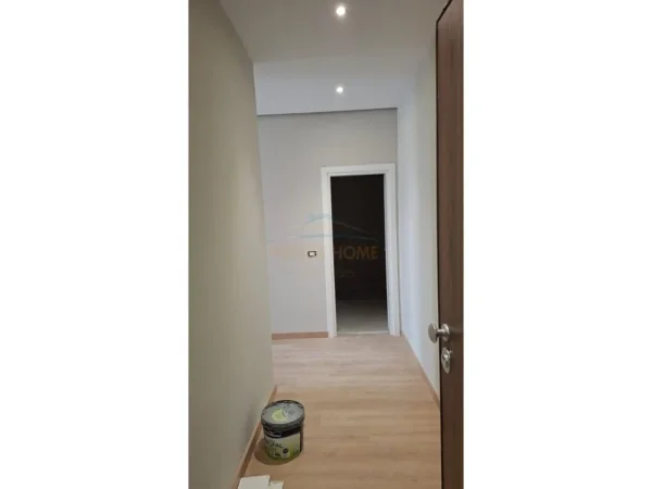 Tirane, jepet me qera apartament 1+1 Kati 6, 67 m² 850 € (Komuna e Parisit)