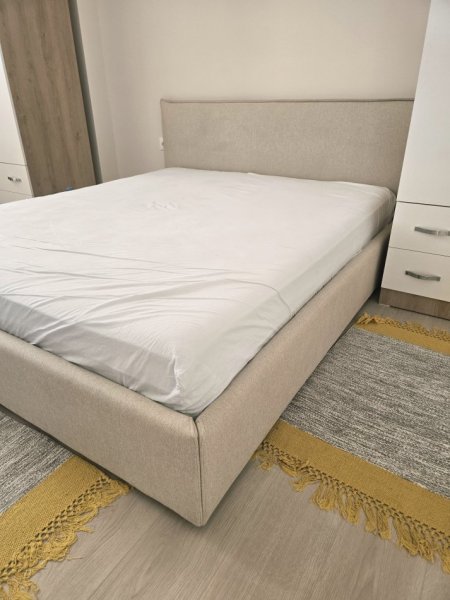 Tirane, shes KREVAT DOPIO