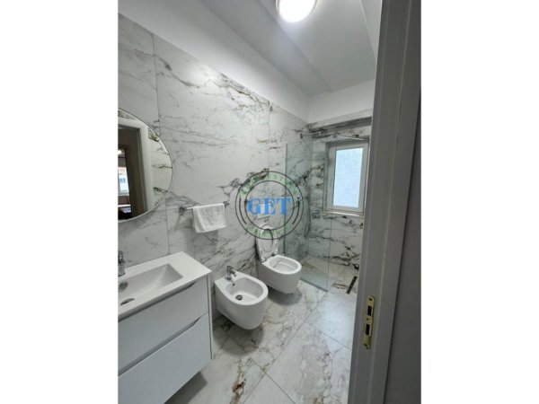 Durres, jepet me qera apartament 2+1 Kati 4, 100 m² 650 € (Tregu fruta perimeve)